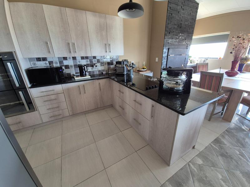 To Let 3 Bedroom Property for Rent in Blue Ridge Western Cape